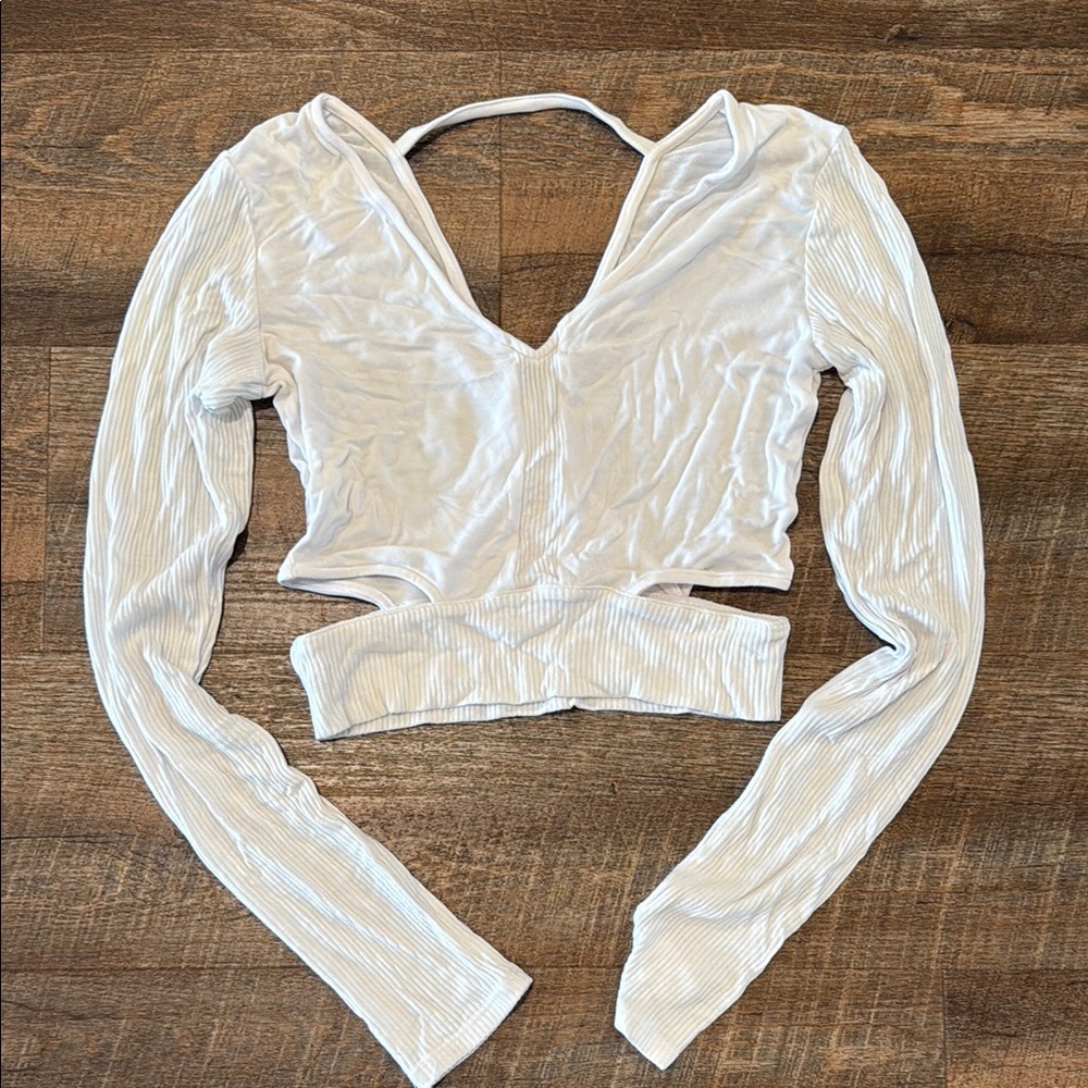 AloYoga White Long Sleeve Crop Top size small Excellent condition